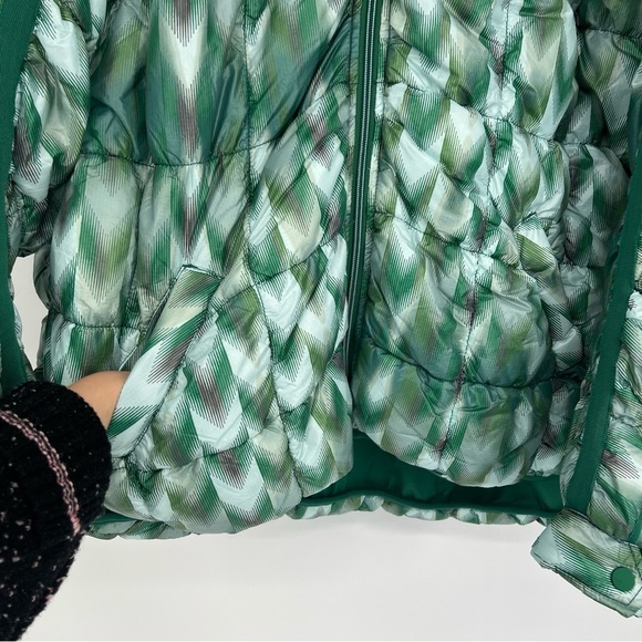 Free People Green Scrunchy Glossy Printed Pippa Packable Puffer Coat Small NWT - Picture 7 of 10